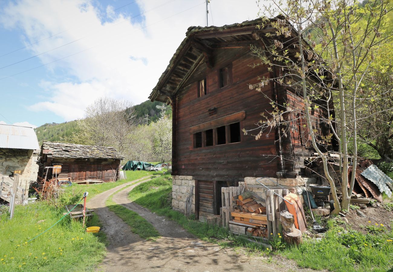 freistehendes Haus in Evolène - CHALET À RÉNOVER